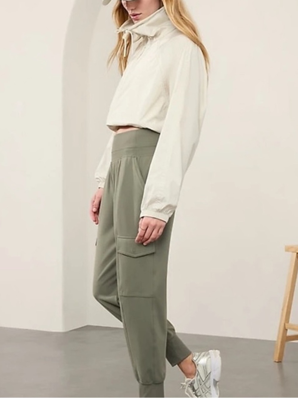 Athleta Venice Mid-Rise Cargo Jogger Pants Large in Moss